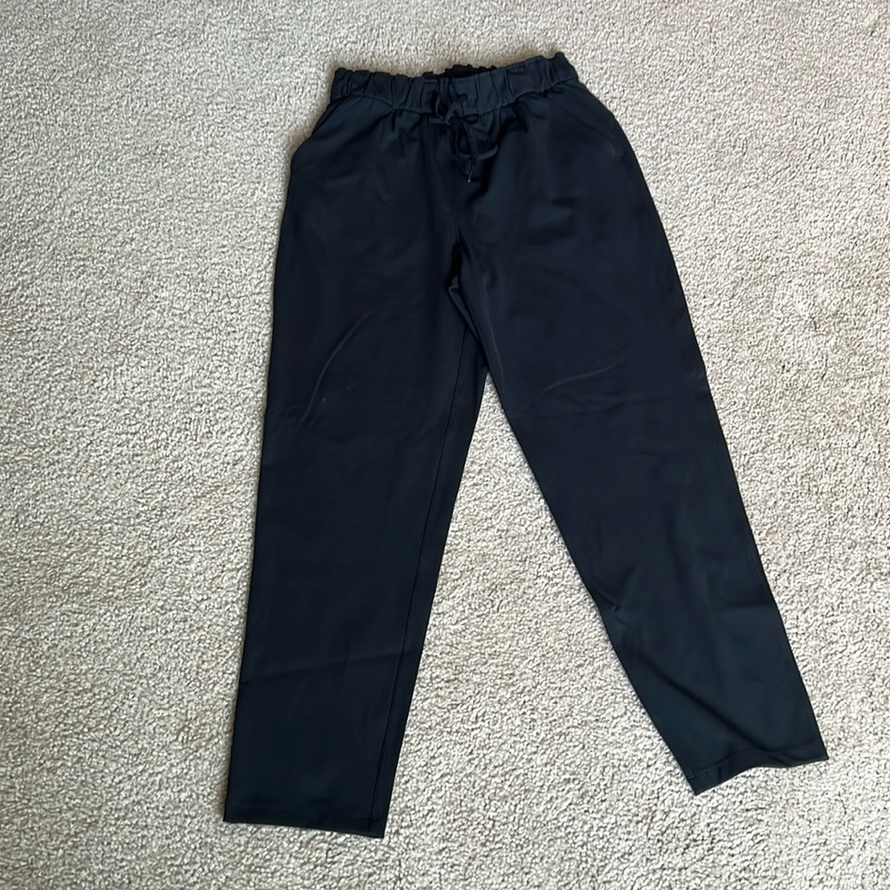 Lululemon black pants size 6